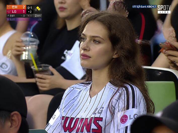 AI Baseball Fan Cam Video Generator Online